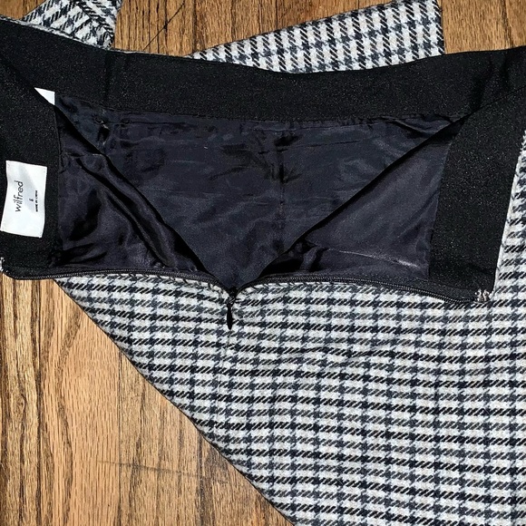 Aritzia Wilfred midi wrap plaid skirt with tie - Picture 3 of 4